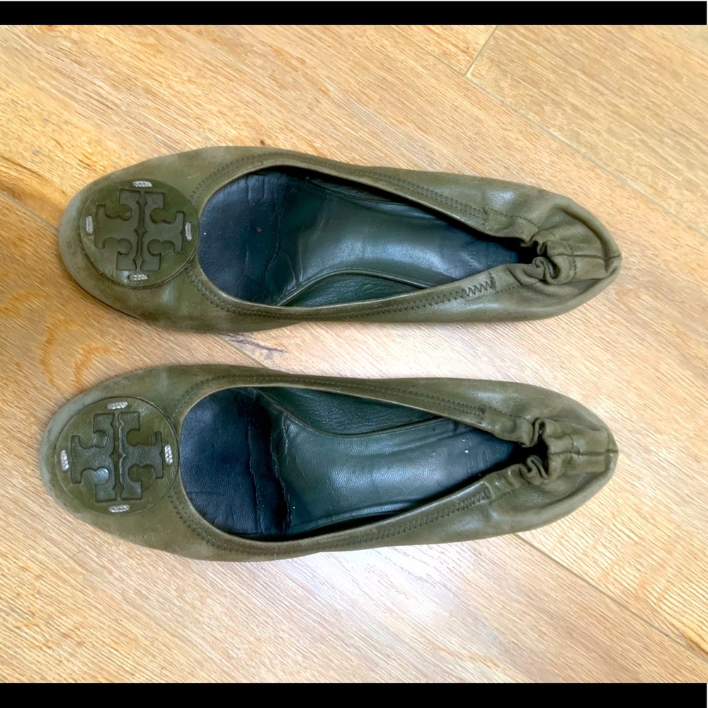 Tory Burch Forrest green shoes